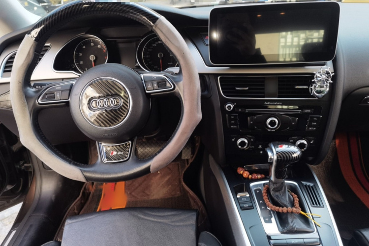 奥迪A5 2012款 2.0TFSI Coupe quattro中控内饰7002