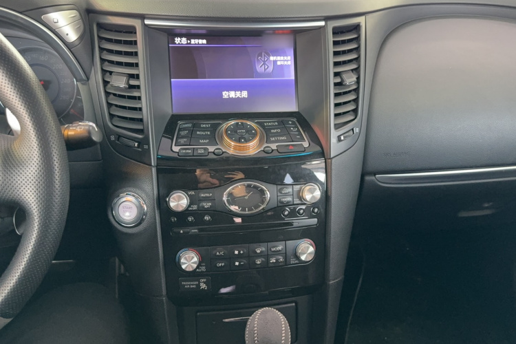 英菲尼迪FX 2011款 FX35 标准版局部细节16