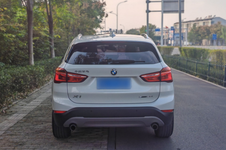 宝马X1 2019款 sDrive20Li 领先型车身外观6009