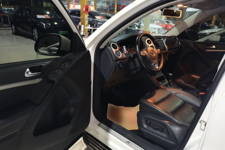 大众 途观 2017款 300TSI 自动两驱丝绸之路舒适版中控内饰7003