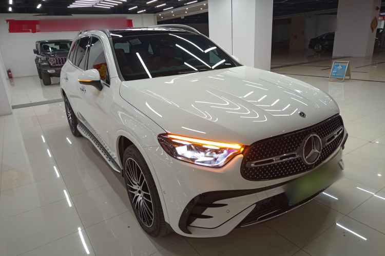 奔驰GLC 2024款 GLC 300 L 4MATIC 豪华型 5座车身外观3