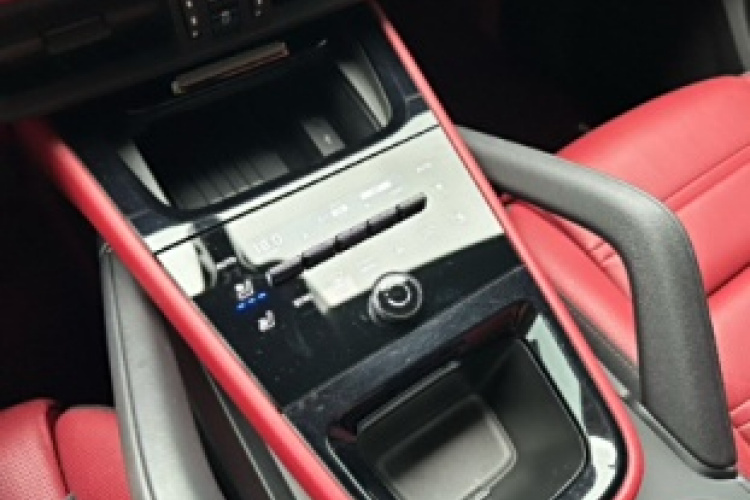 保时捷 2024款 Cayenne 3.0T局部细节18