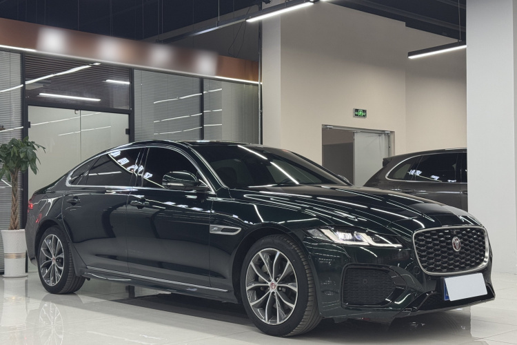 捷豹XFL 2022款 XFL 2.0T P250 两驱精英运动版车身外观6003