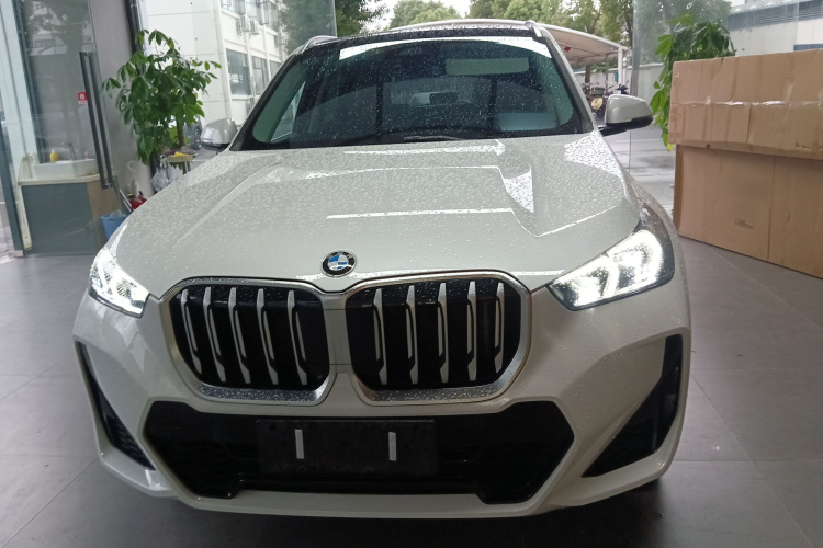 宝马X1 2024款 sDrive25Li M运动套装车身外观2