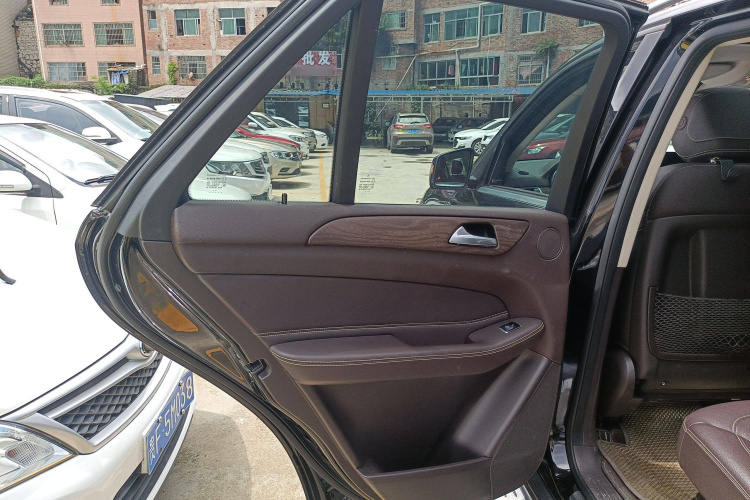 奔驰GLE 2017款 GLE 320 4MATIC 豪华型中控内饰7008