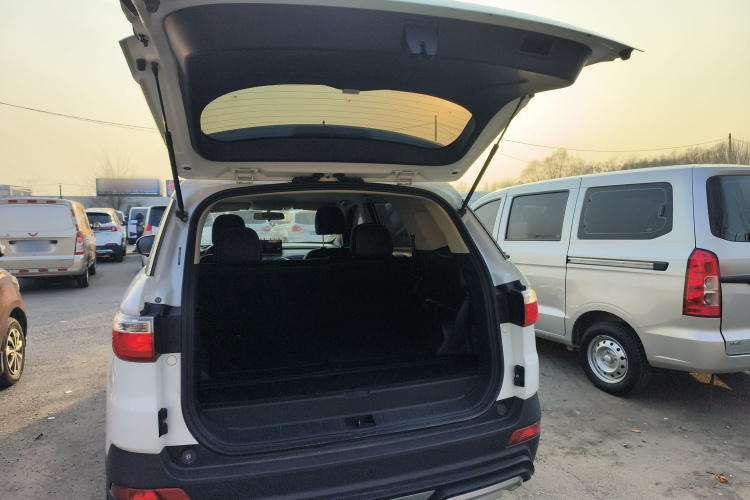 东风风光 风光S560 2019款 1.8L 手动都市型机舱底盘23