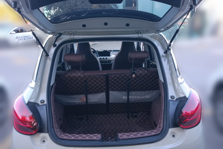 五菱汽车 五菱缤果 2023款 333km 灵犀互联+款中控内饰23