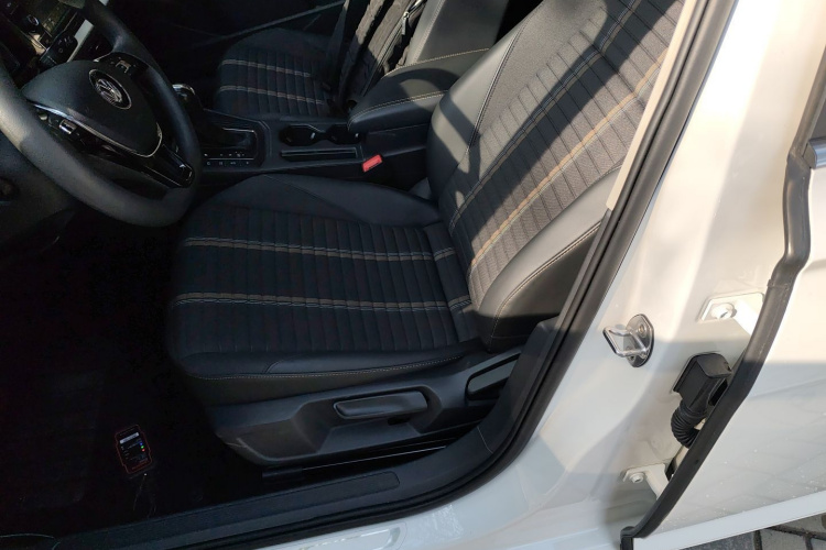 大众 朗逸 2019款 280TSI DSG舒适版 国VI中控内饰19