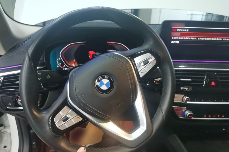 宝马5系 2021款 525Li 豪华套装中控内饰13