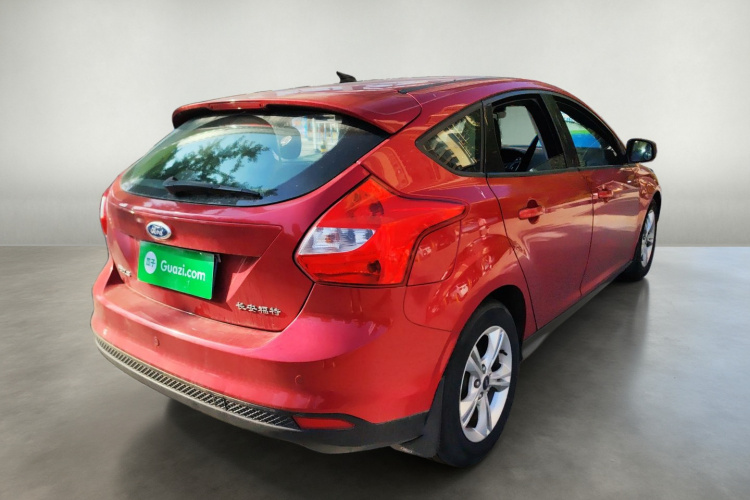 福特 福克斯 2012款 两厢 1.6L 自动风尚型车身外观7