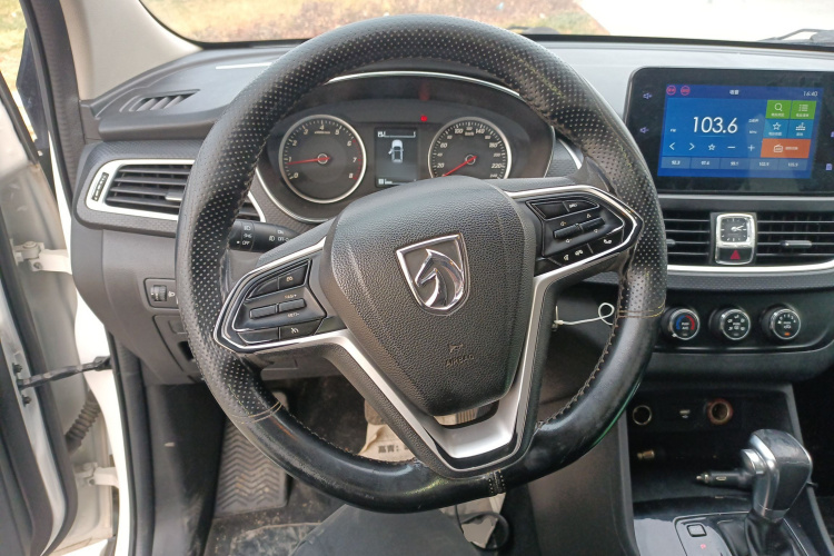 宝骏730 2019款 1.5T CVT时尚型 7座 国VI中控内饰13