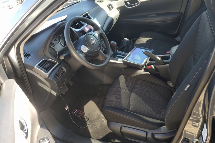 日产 轩逸 2024款 经典 1.6XE CVT舒适版中控内饰19