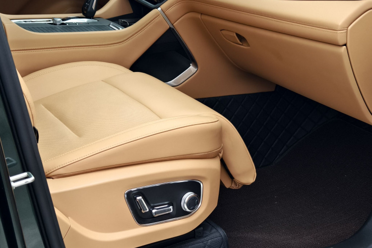 领克09 EM-P 2024款 2.0TD EM-P 四驱HALO 六座局部细节41