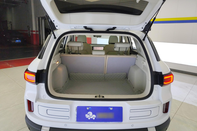 吉利汽车 吉利icon 2023款 1.5TD 巧克力醇巧版机舱底盘23