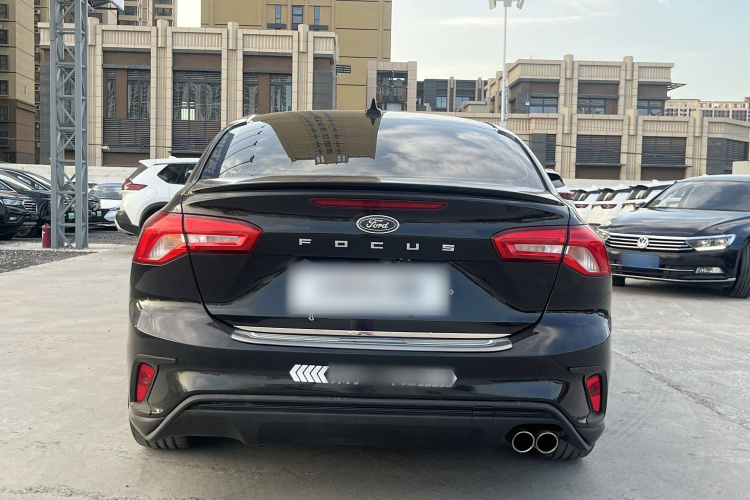 福特 福克斯 2019款 三厢 EcoBoost 180 自动ST Line车身外观6004