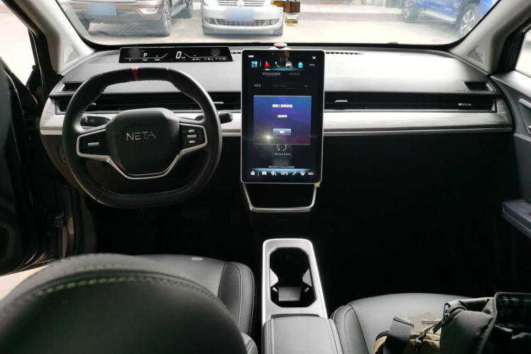 哪吒汽车 哪吒V 2022款 潮 400 Lite中控内饰12