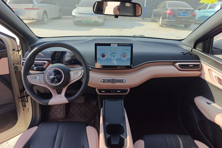 比亚迪 海鸥 2025款 智驾版 305km 活力版中控内饰12
