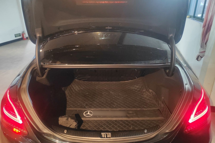 奔驰C级 2021款 C 260 L 运动版局部细节23