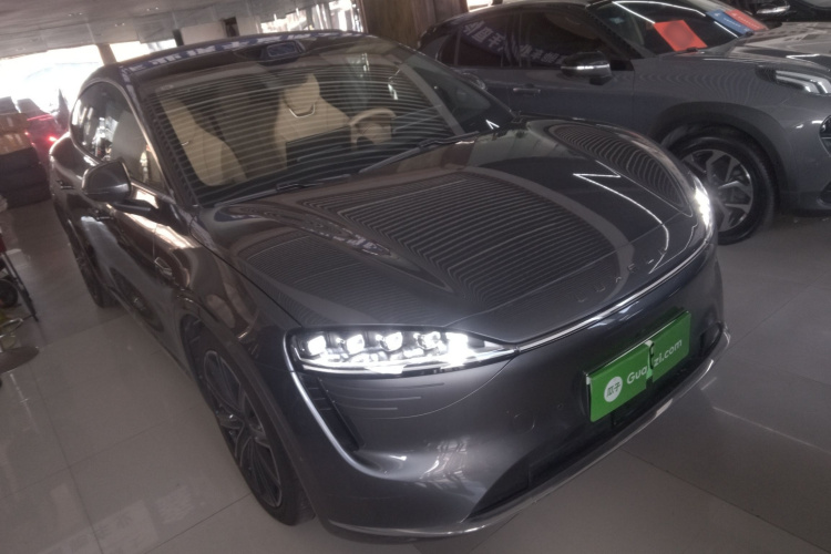 鸿蒙智行 智界R7 2024款 纯电 667km Max车身外观3