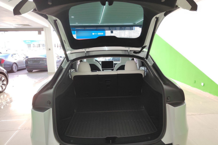特斯拉 Model Y 2025款 后轮驱动版机舱底盘23