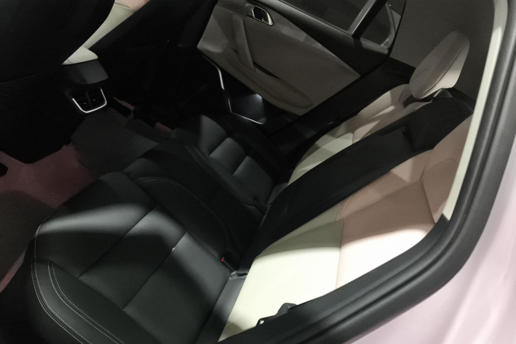 领克06 2023款 Remix 1.5T Shero中控内饰21