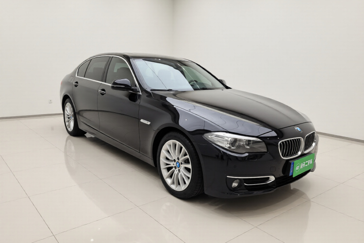 宝马5系 2017款 528Li 豪华设计套装车身外观3