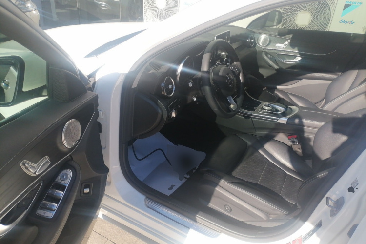 奔驰C级 2018款 C 180 L 时尚型运动版中控内饰7003