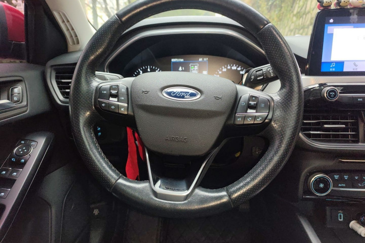 福特 福克斯 2020款 三厢 EcoBoost 180 自动锋潮型中控内饰13