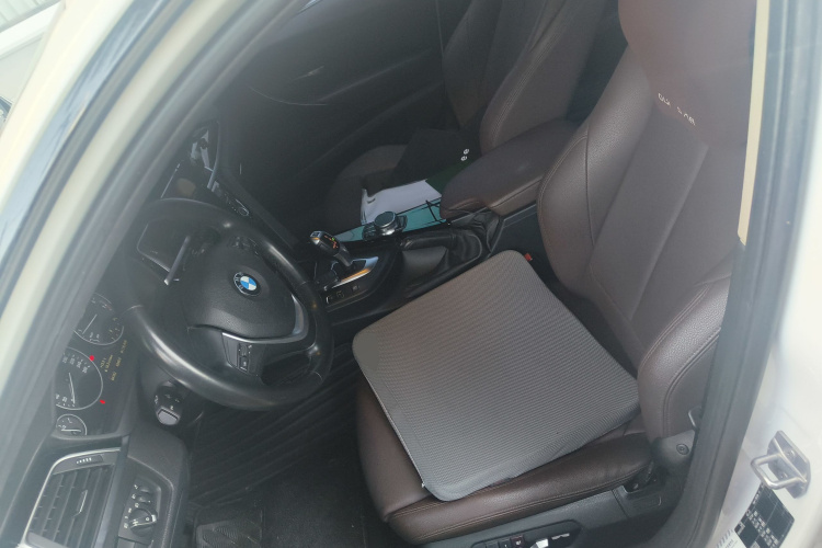 宝马3系 2019款 320Li 时尚型中控内饰19