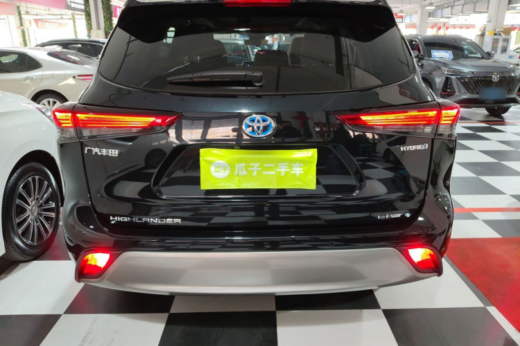 丰田 汉兰达 2022款 双擎 2.5L 四驱尊贵版 7座车身外观6