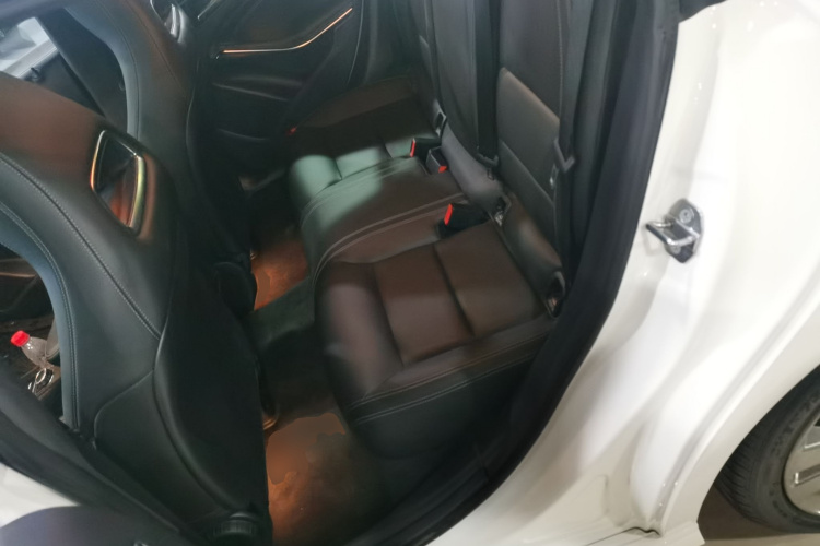 奔驰CLA 2019款 CLA 200 动感型中控内饰21