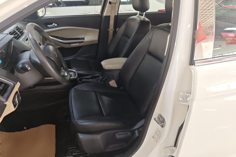 福特 福睿斯 2015款 1.5L 自动舒适型中控内饰19