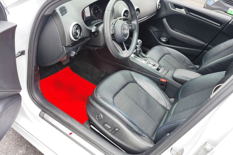 奥迪A3 2018款 30周年年型 Limousine 35 TFSI 时尚型中控内饰7004