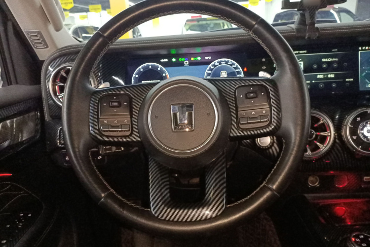 坦克300 2021款 越野版 2.0T 征服者中控内饰13