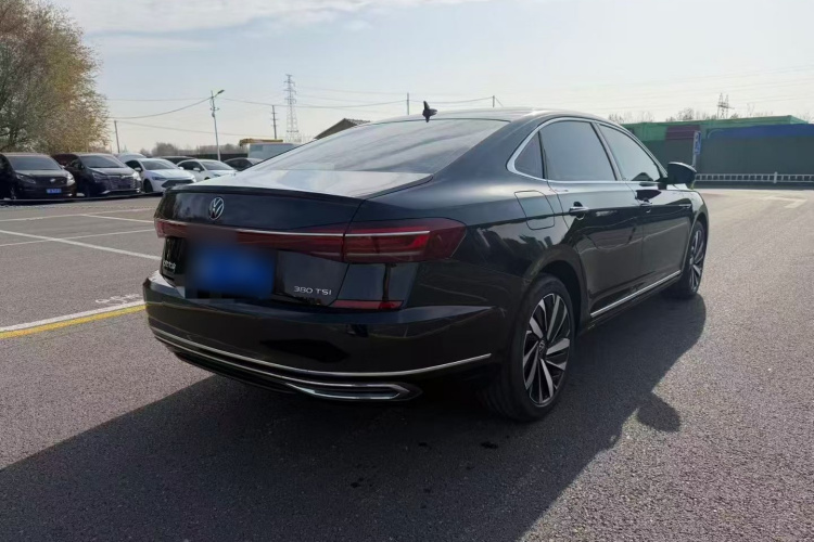 大众 帕萨特 2025款 出众款 380TSI 龙耀版车身外观6006