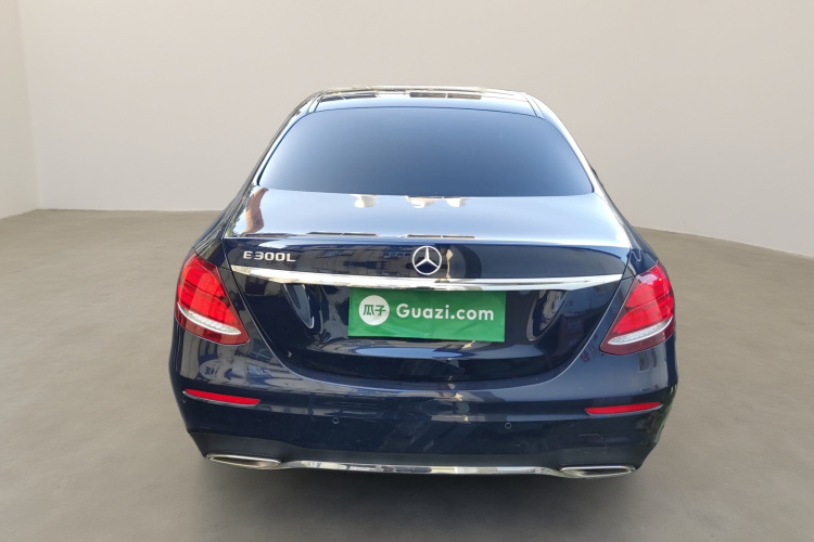 奔驰E级 2020款 改款 E 300 L 运动殊享版车身外观6