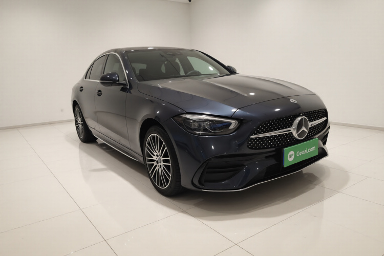 奔驰C级 2024款 C 200 L 运动版车身外观3