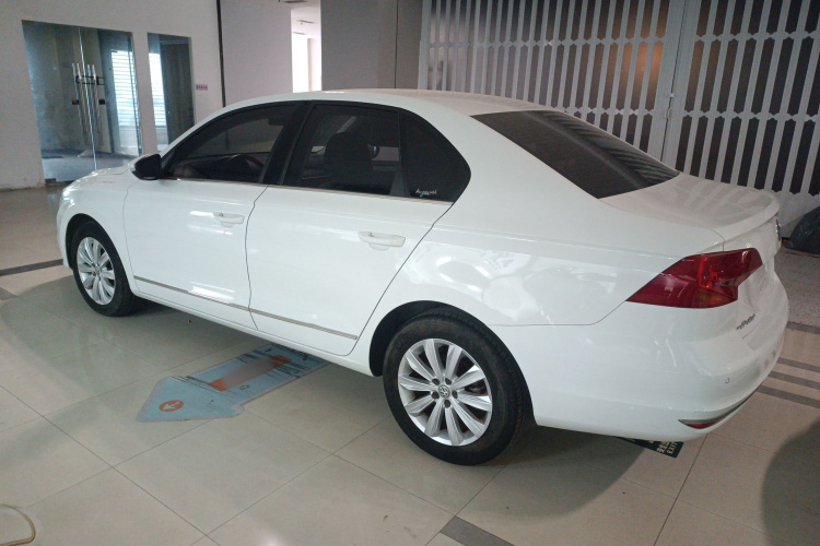 大众 宝来 2018款 1.5L 自动舒适型车身外观4