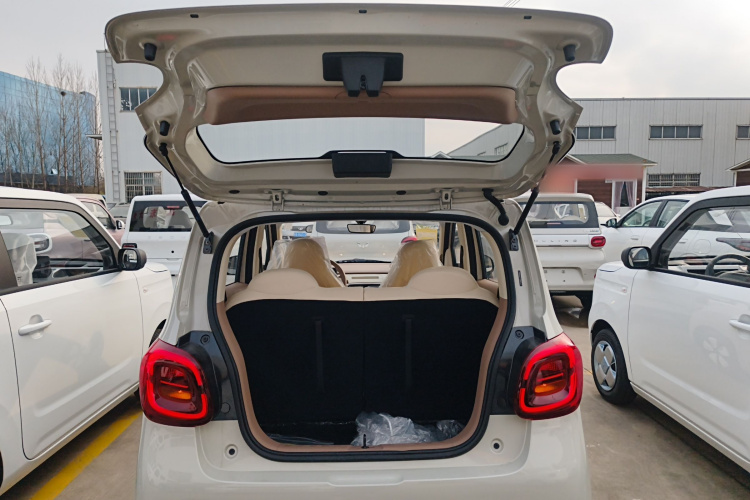 五菱汽车 宏光MINIEV 2025款 四门版 进阶款机舱底盘23