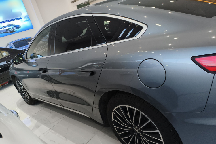 比亚迪 汉 2020款 DM 四驱性能版尊贵型车身外观6003