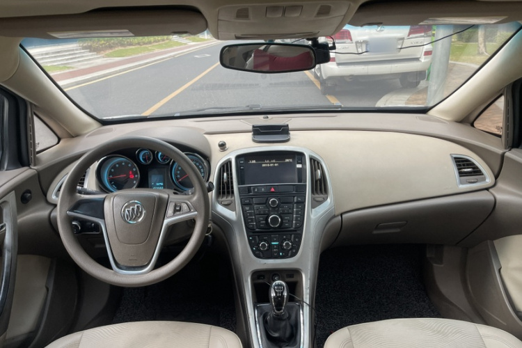 别克 英朗 2013款 GT 1.6L 手动进取版中控内饰7004