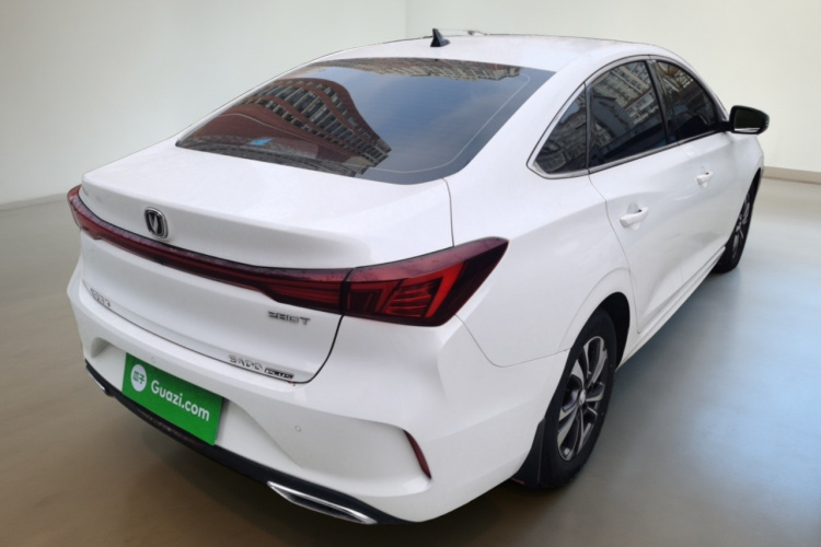 长安 逸动 2023款 畅享版 PLUS 蓝鲸NE 1.4T GDI DCT尊贵版车身外观7