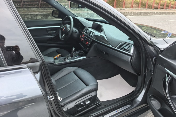 宝马3系GT 2019款 320i M运动套装中控内饰7010