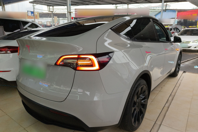 特斯拉 Model Y 2022款 长续航全轮驱动版车身外观6003