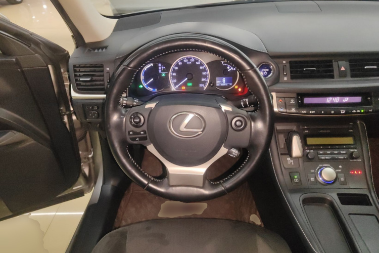 雷克萨斯CT 2017款 CT200h 精英版 单色 国V中控内饰13