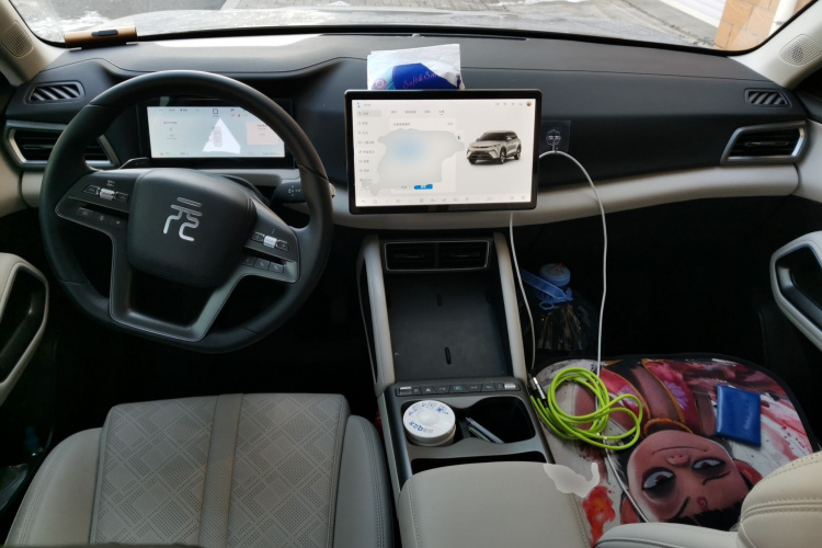 比亚迪 元UP 2025款 智驾版 401KM 活力版中控内饰12