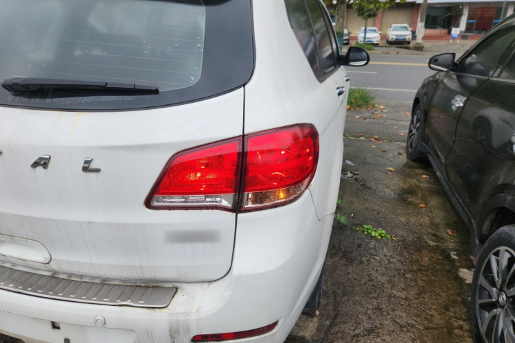 哈弗H6 2015款 升级版 1.5T 手动两驱精英型车身外观9