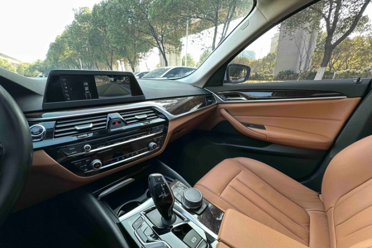 宝马5系 2018款 528Li 上市特别版局部细节18