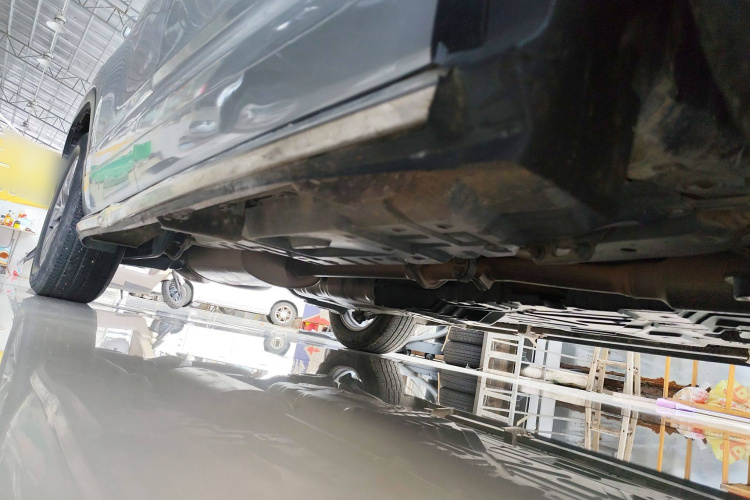 丰田 汉兰达 2018款 2.0T 两驱精英版 5座 国VI局部细节9001