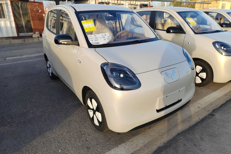 五菱汽车 宏光MINIEV 2025款 四门版 进阶款车身外观3